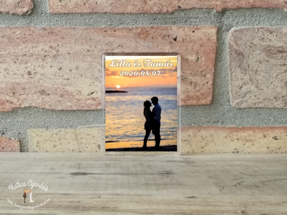 Fényképes műanyag hűtőmágnes