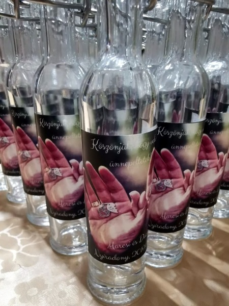 Csatos mini pálinkás üveg