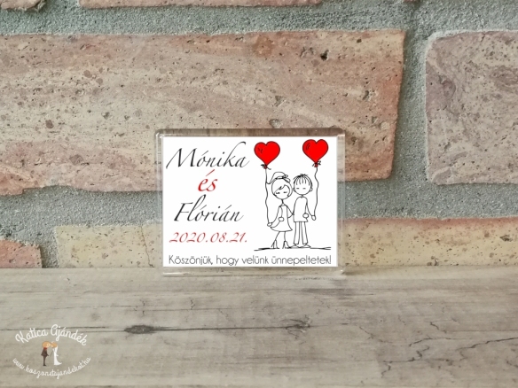 Fényképes műanyag hűtőmágnes