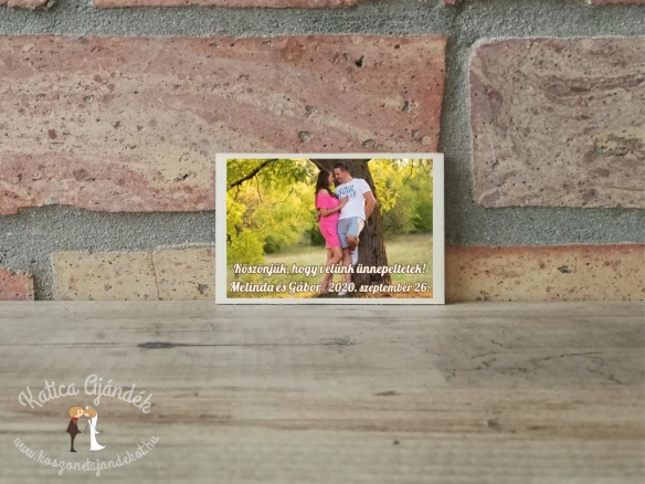 Fényképes faszelet hűtőmágnes